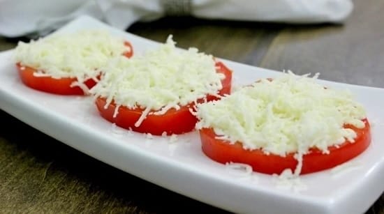 Snowy Tomato Slices Snowy Tomato Slices